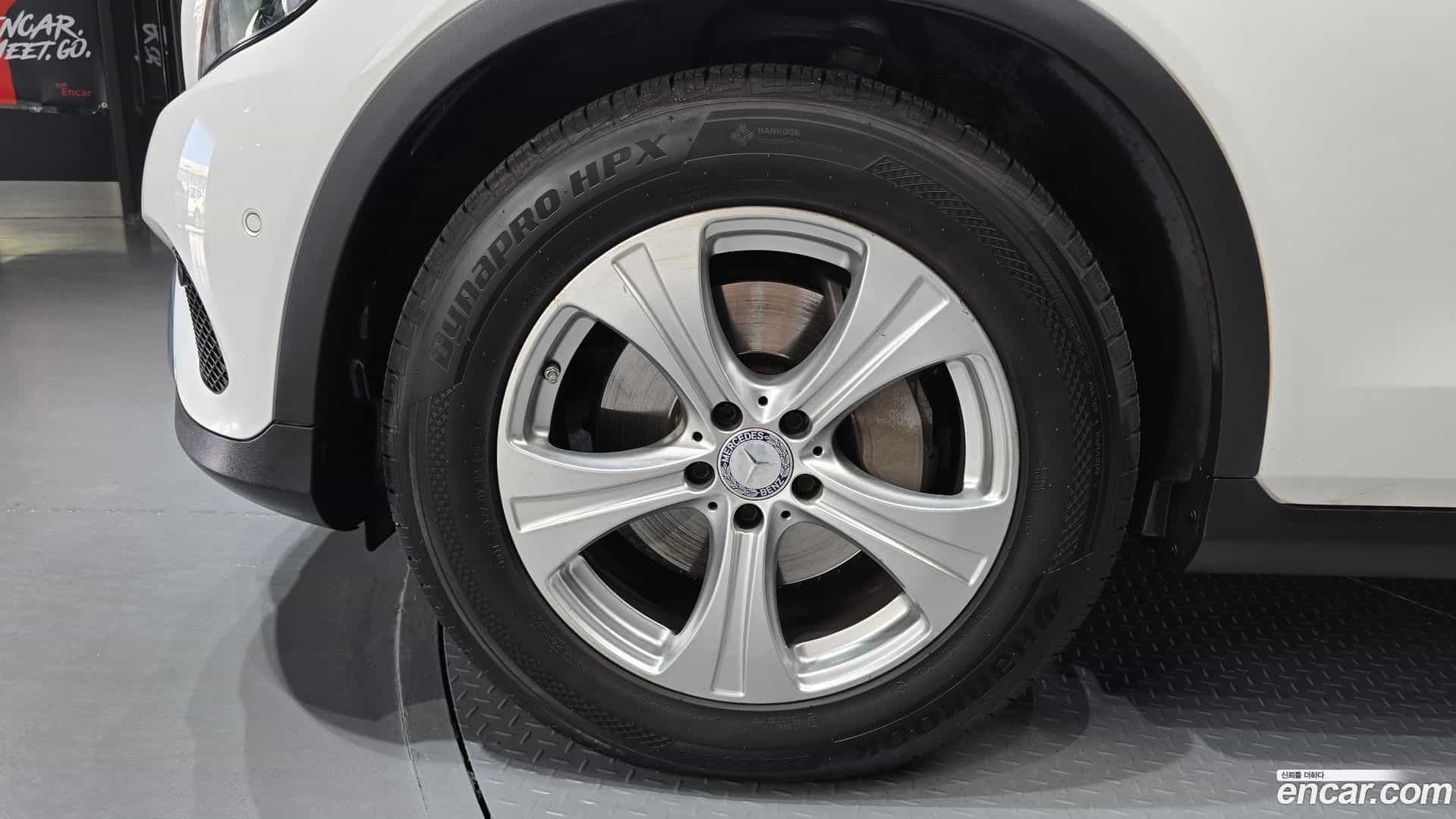 GLC-Class Mercedes-Benz 2016.0-OUTER-005