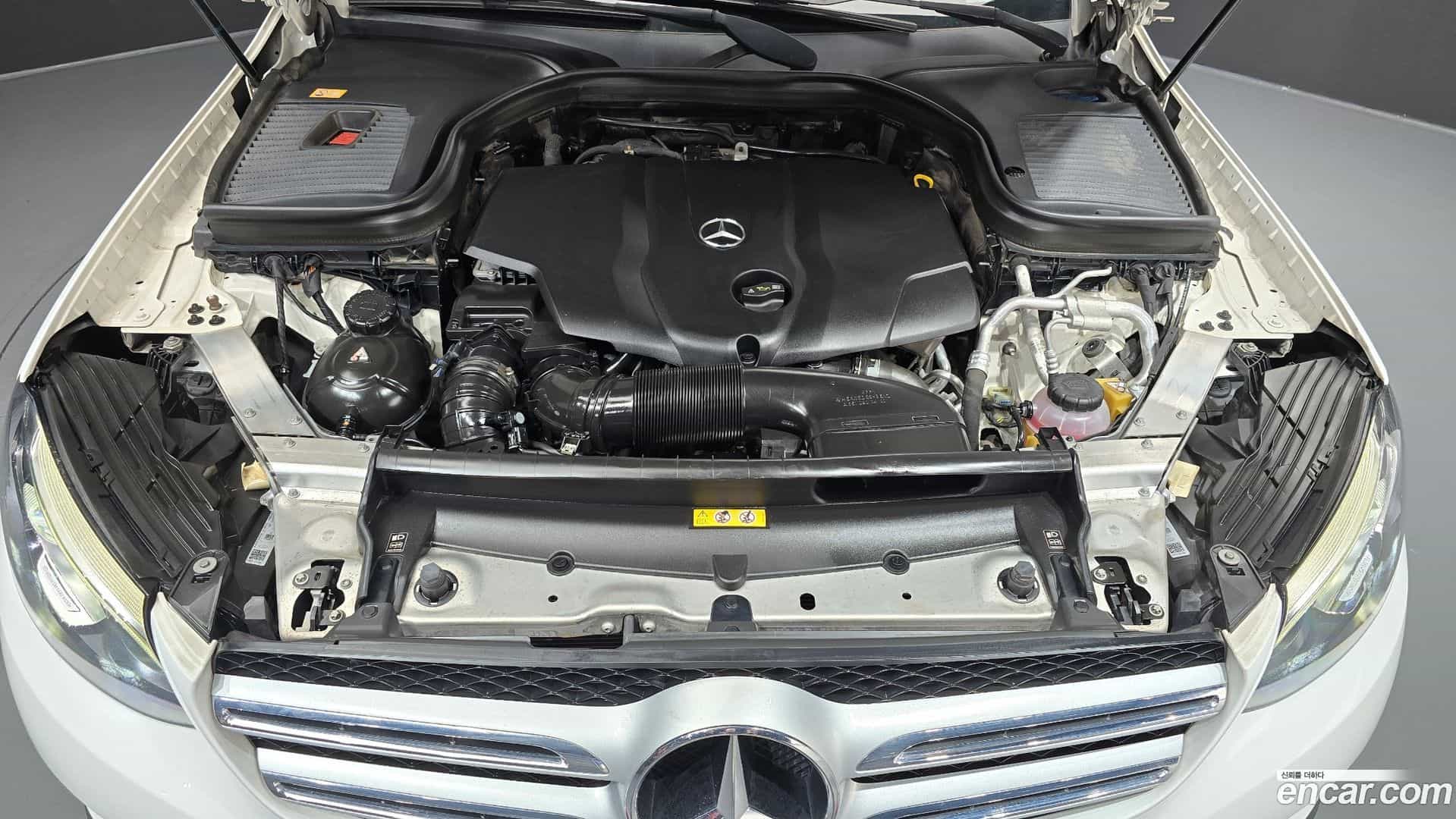 GLC-Class Mercedes-Benz 2016.0-OUTER-006
