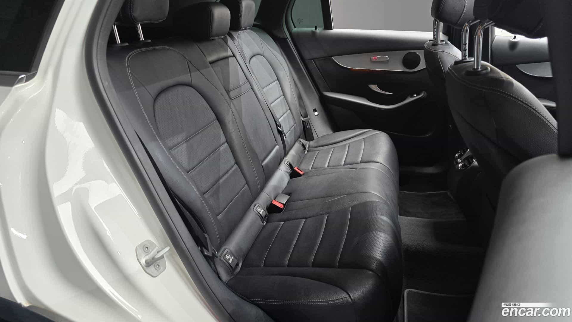 GLC-Class Mercedes-Benz 2016.0-OPTION-015