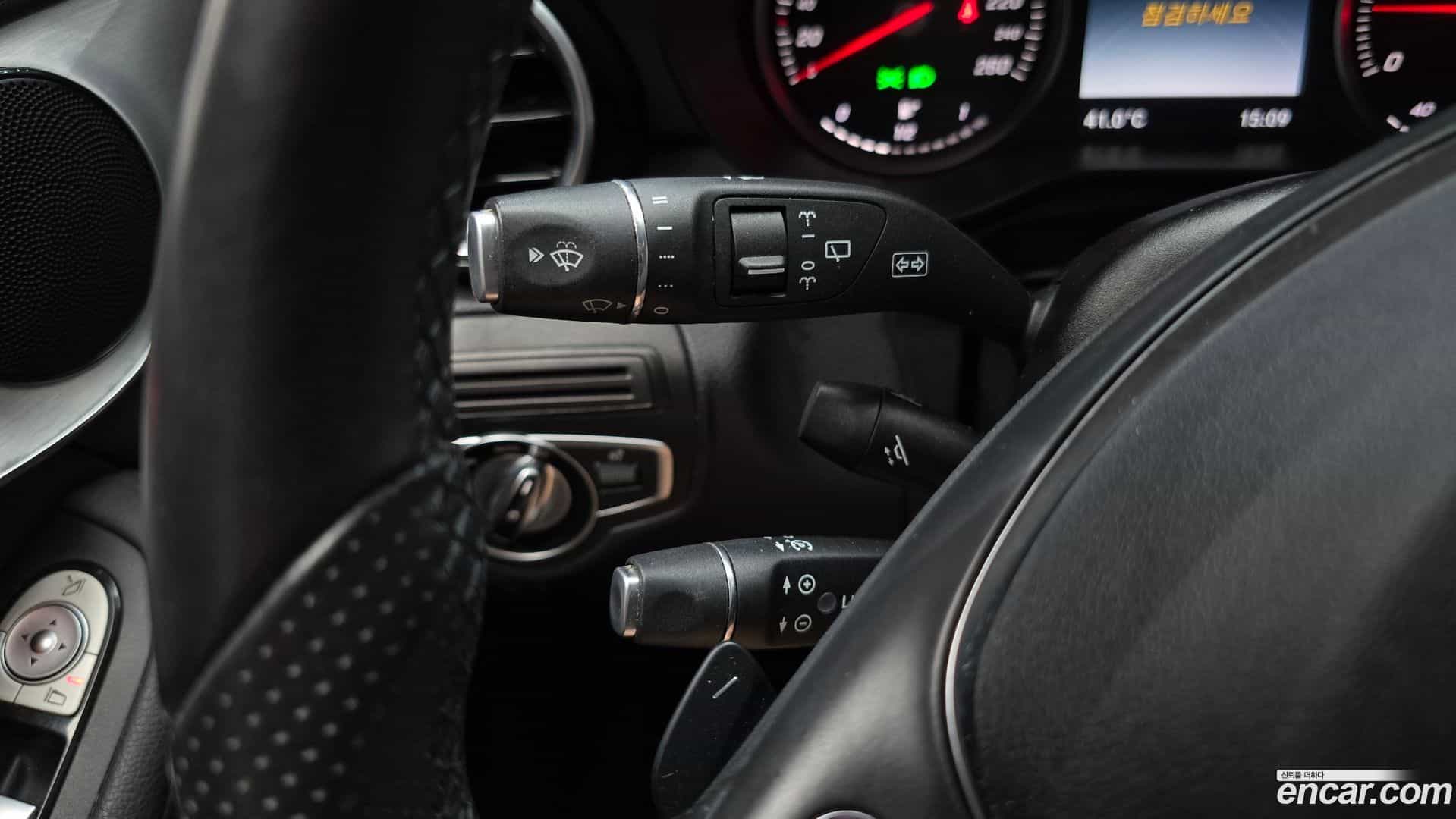 GLC-Class Mercedes-Benz 2016.0-OPTION-020