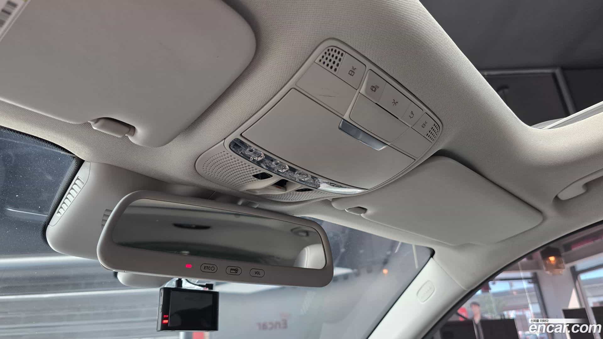 GLC-Class Mercedes-Benz 2016.0-OPTION-023
