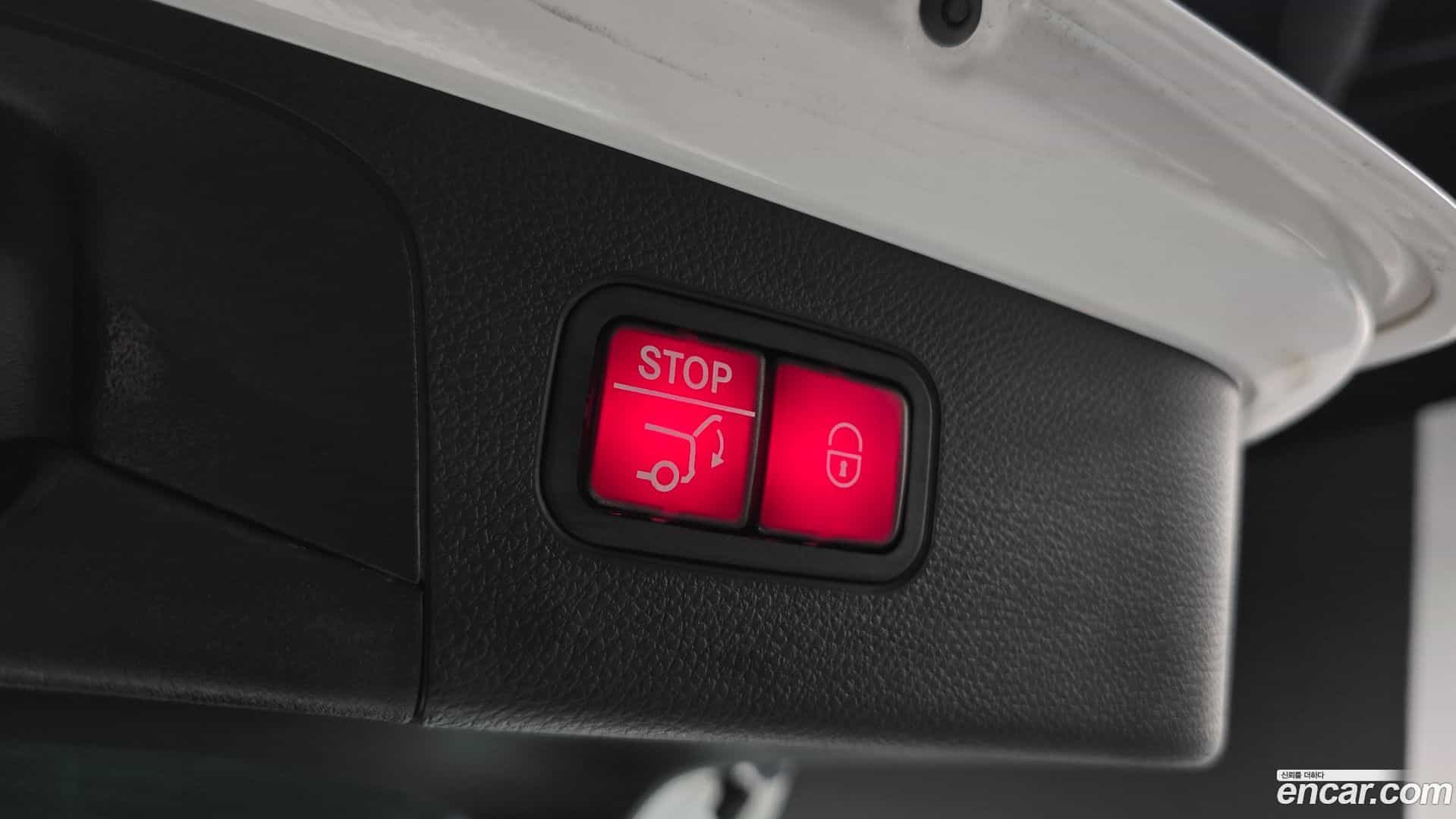 GLC-Class Mercedes-Benz 2016.0-OPTION-024