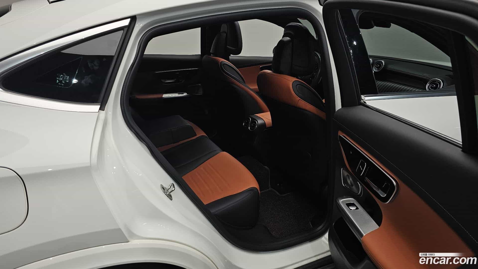 GLC-Class Mercedes-Benz 2025.8-OPTION-016