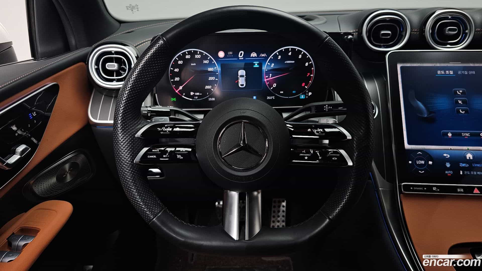 GLC-Class Mercedes-Benz 2025.8-OPTION-017