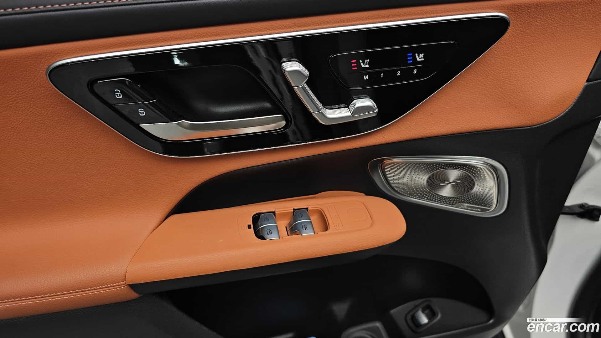 GLC-Class Mercedes-Benz 2025.8-OPTION-022
