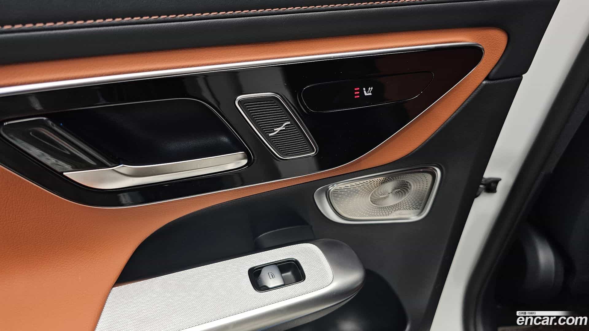 GLC-Class Mercedes-Benz 2025.8-OPTION-023