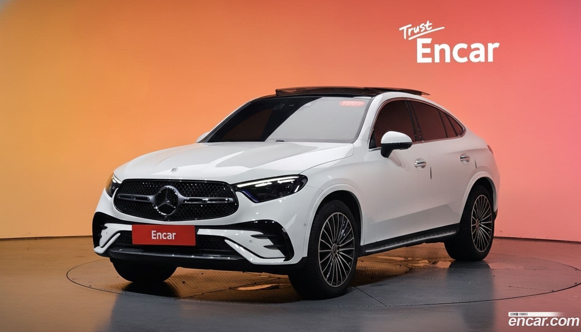 Main__Slider__Photo:GLC-Class Mercedes-Benz 2025.8-0