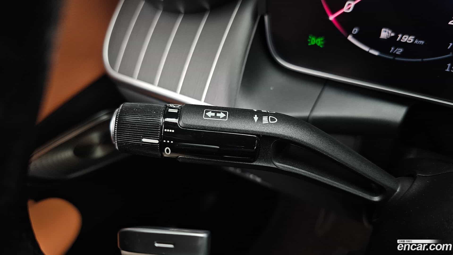 GLC-Class Mercedes-Benz 2025.8-OPTION-045