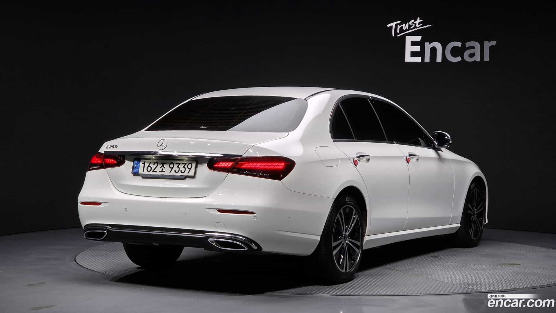E-Class Mercedes-Benz 2020.11-OUTER-002
