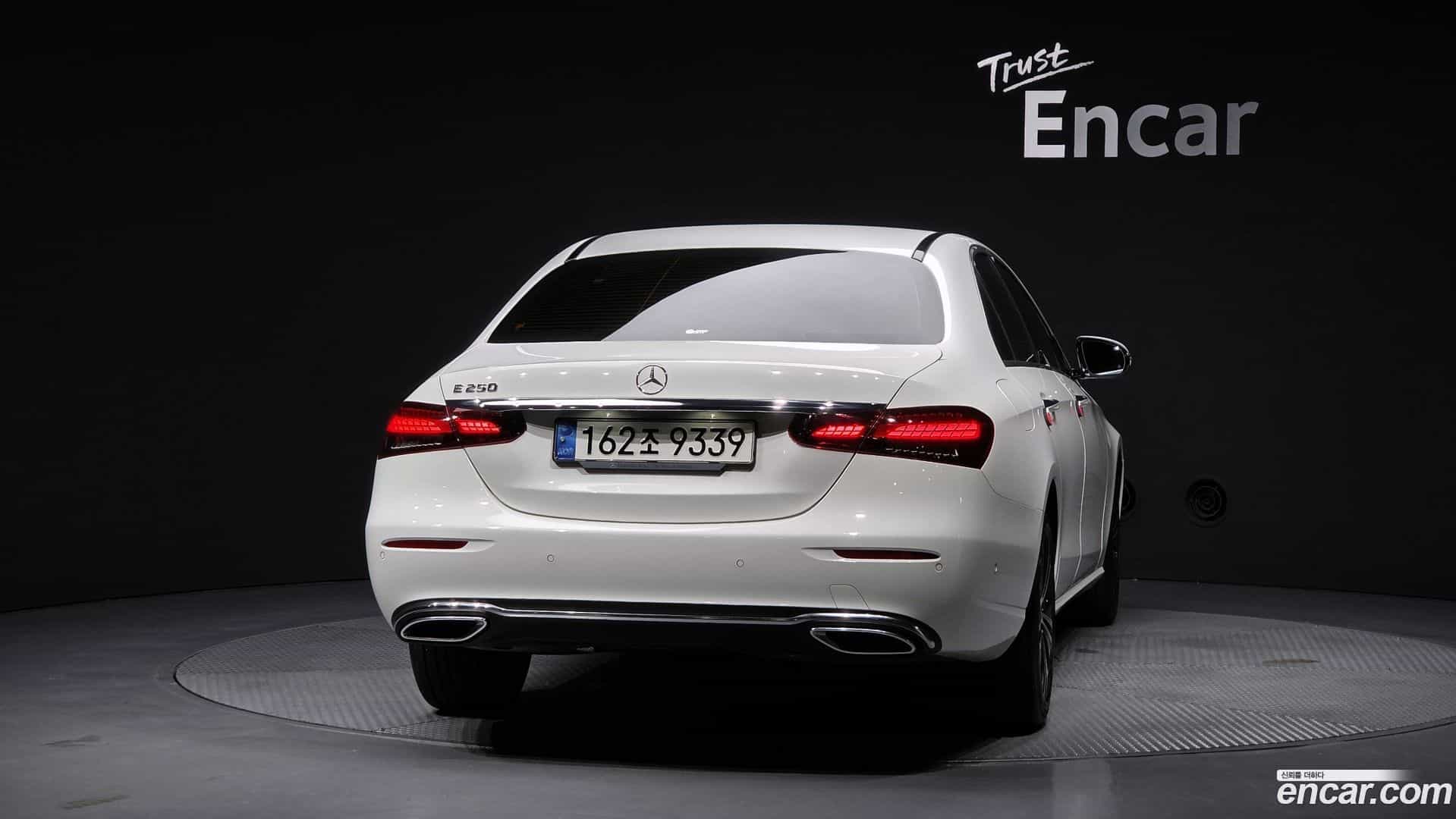 E-Class Mercedes-Benz 2020.11-OUTER-004