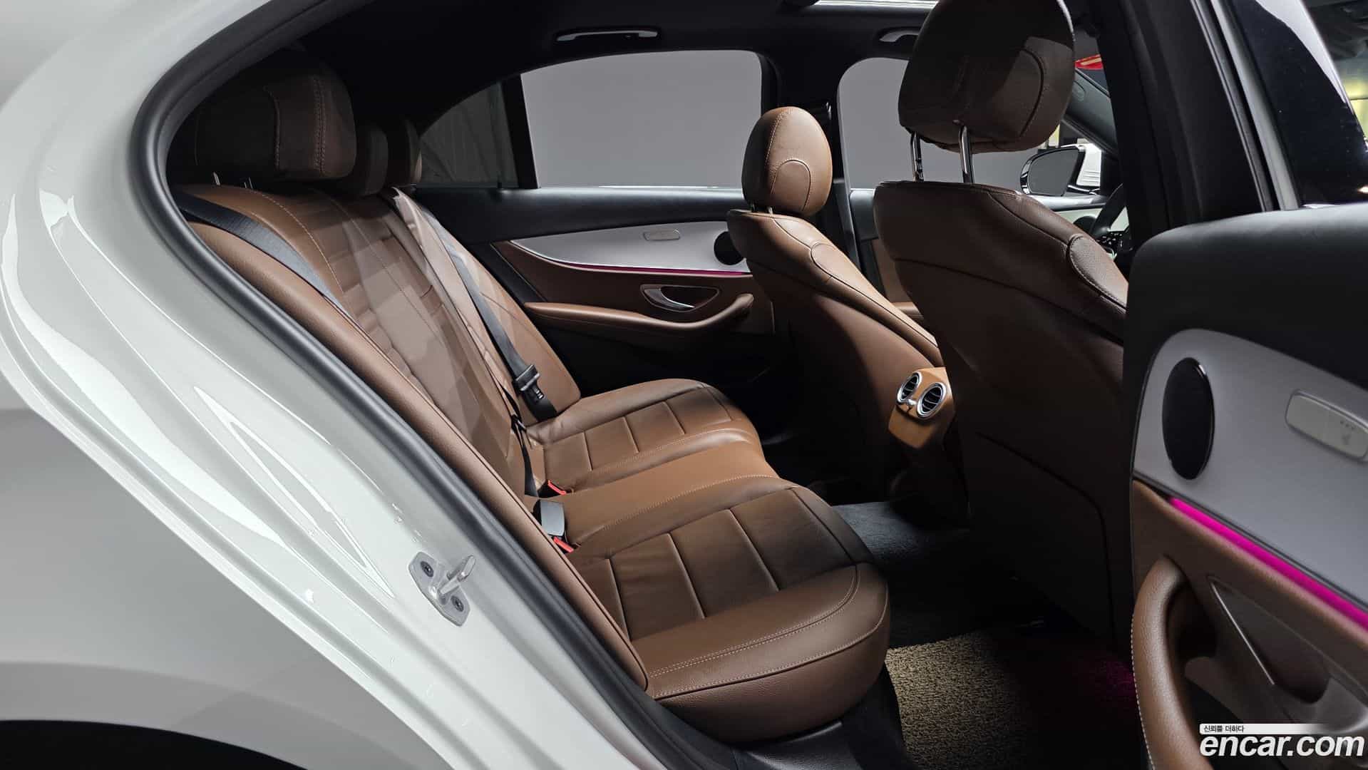 E-Class Mercedes-Benz 2020.11-OPTION-015