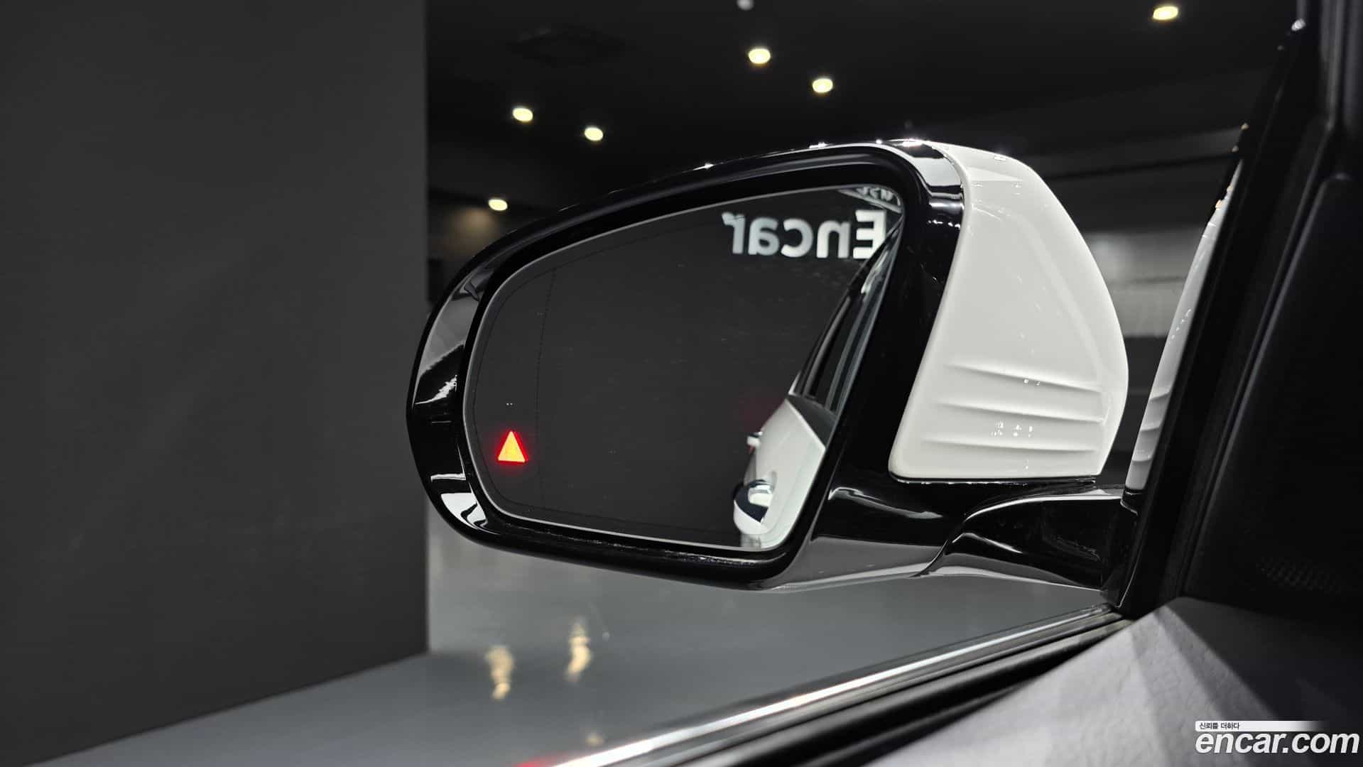 E-Class Mercedes-Benz 2020.11-OPTION-017