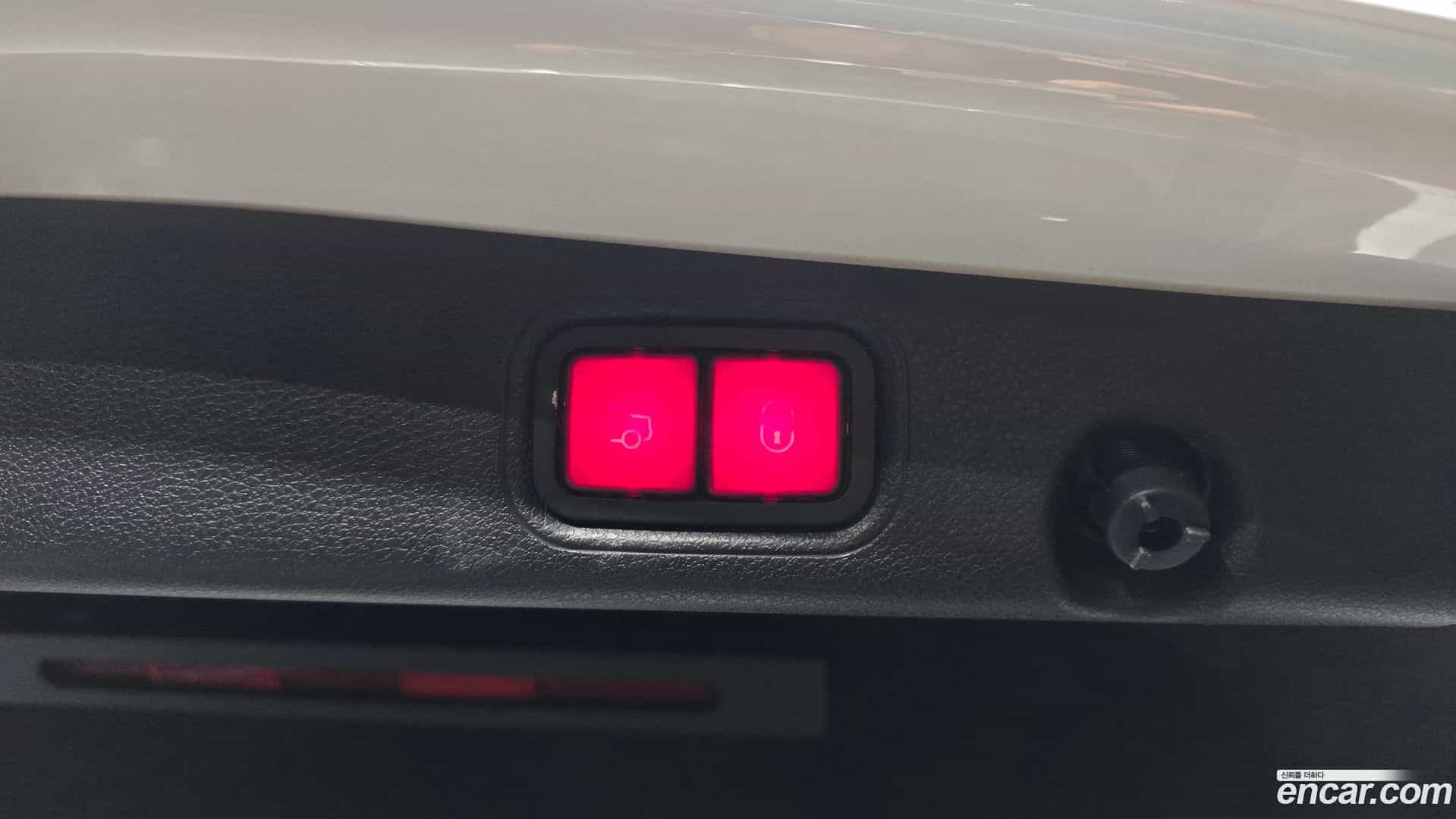 E-Class Mercedes-Benz 2020.11-OPTION-020