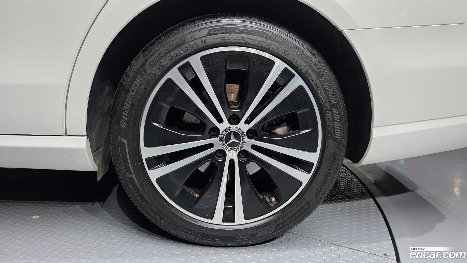 E-Class Mercedes-Benz 2020.11-OUTER-031