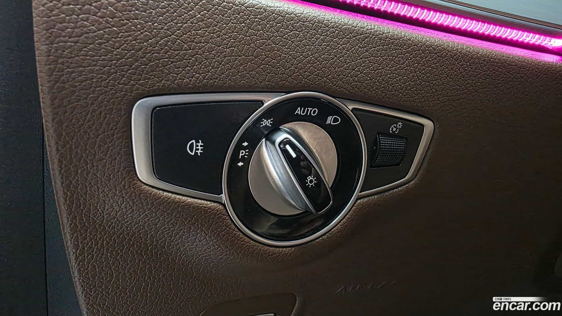 E-Class Mercedes-Benz 2020.11-OPTION-040