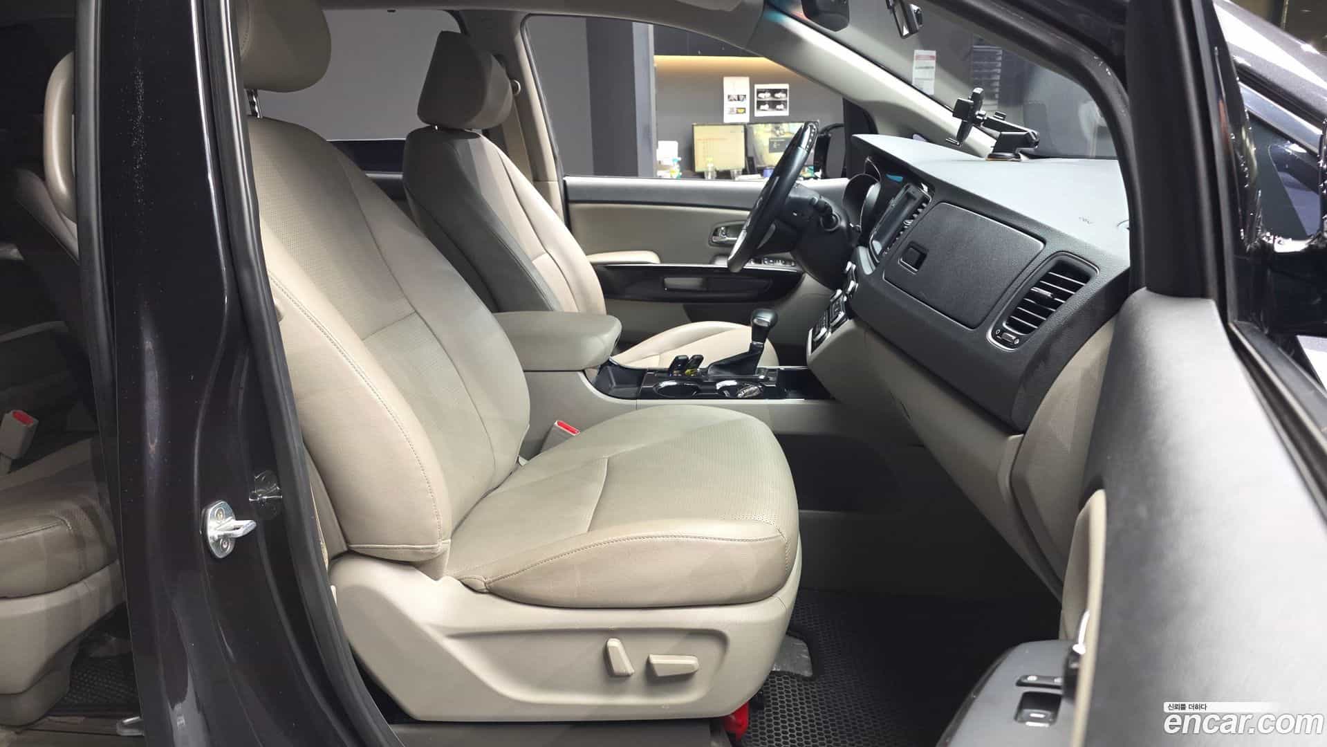Canival Kia 2018.9-OPTION-015