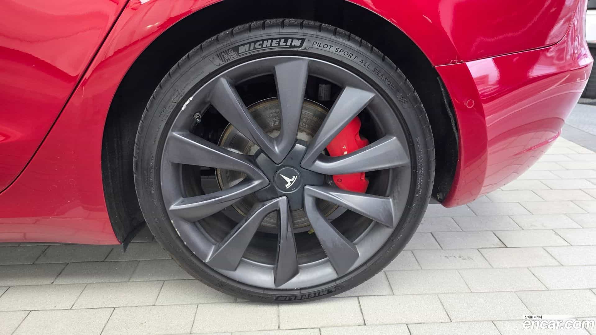 Model 3 Tesla 2020.10-OUTER-031