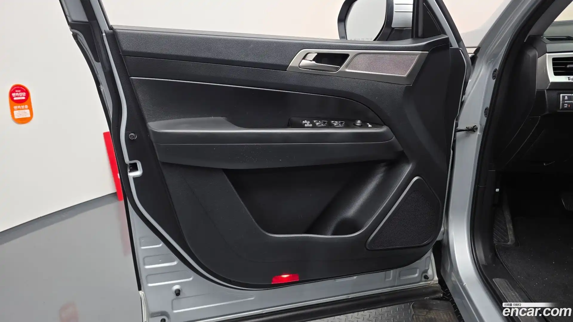 Rexton KG Mobility 2018.2-INNER-034