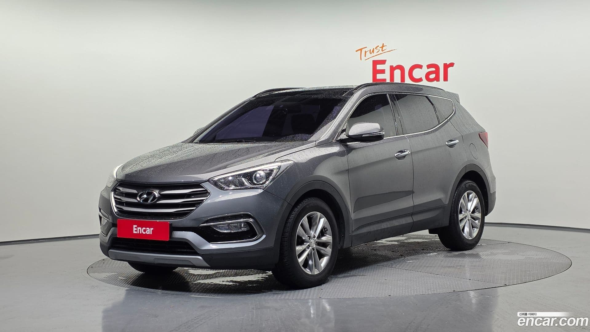 Main__Slider__Photo:Santafe Hyundai 2015.8-0
