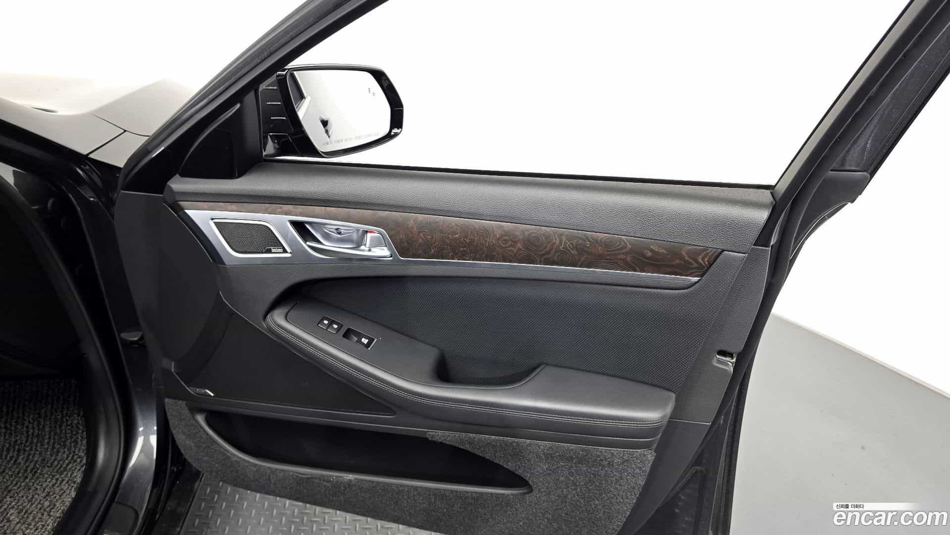G80 Genesis 2019.4-INNER-034