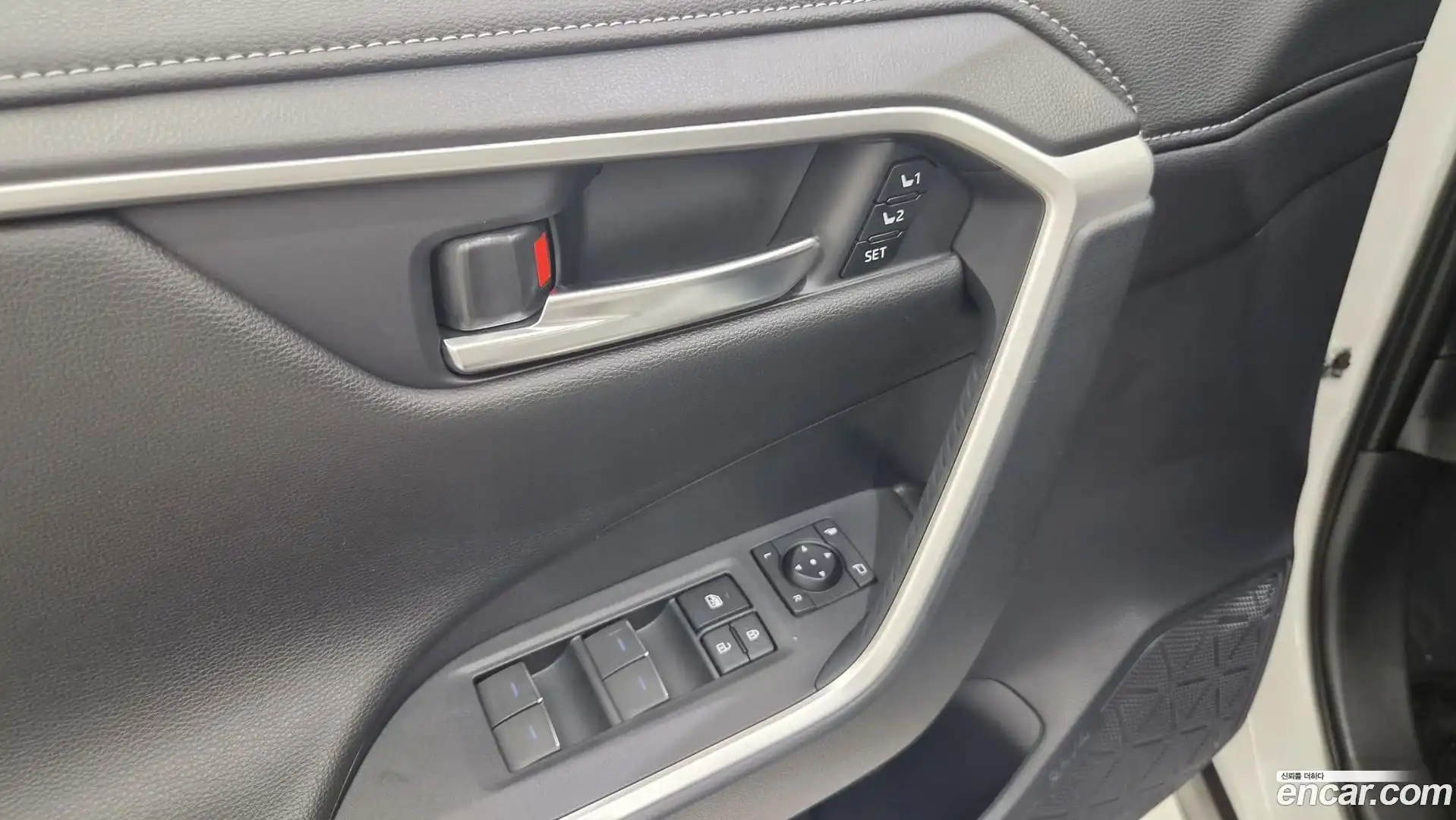 RAV4 Toyota 2025.9-OPTION-016