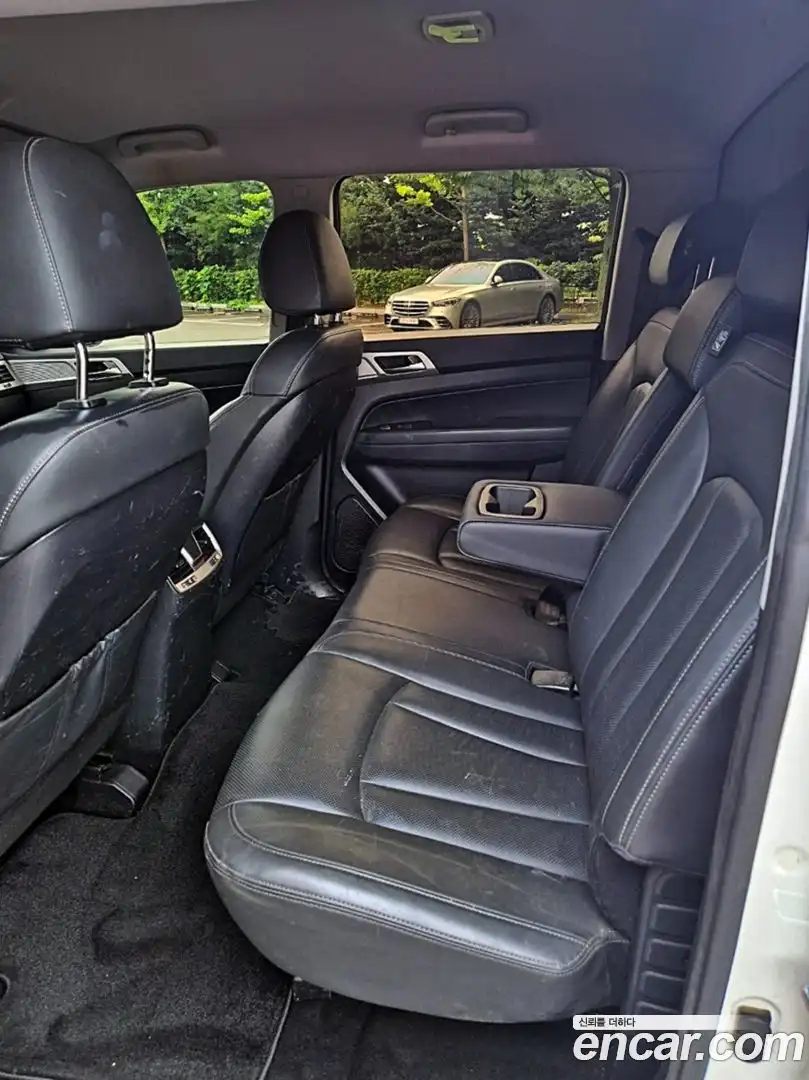 Rexton KG Mobility 2019.0-INNER-010