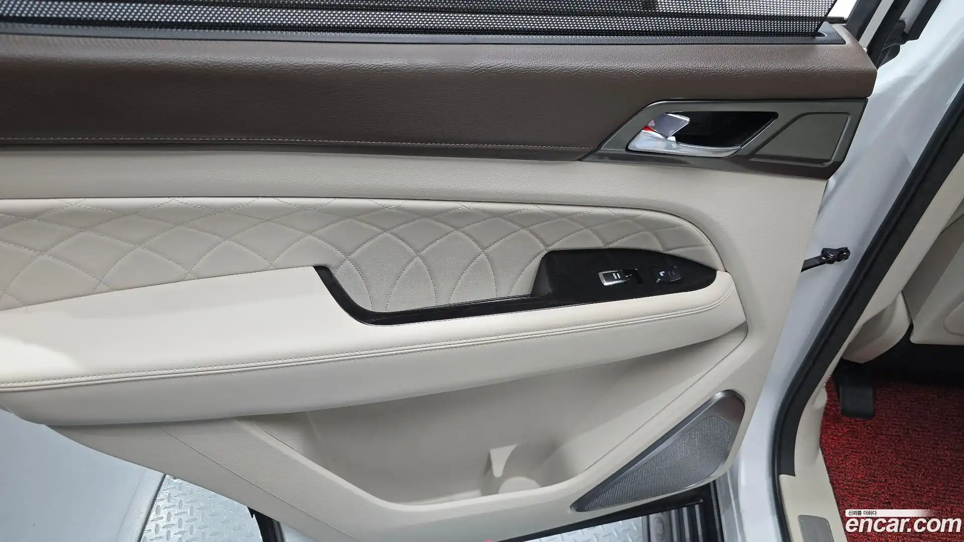 Rexton KG Mobility 2024.6-INNER-035