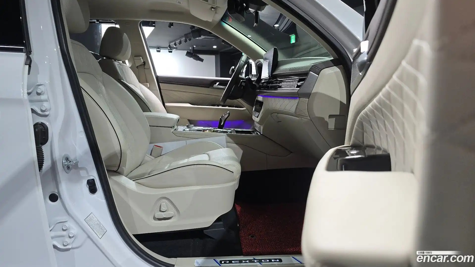 Rexton KG Mobility 2024.6-INNER-036