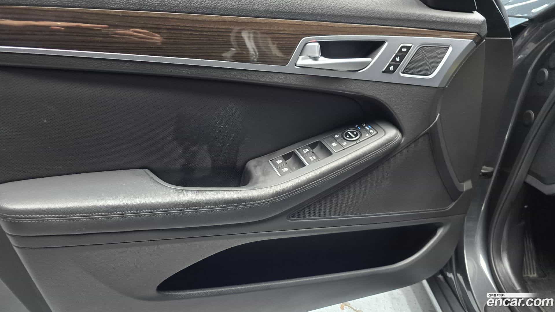 G80 Genesis 2016.11-INNER-034