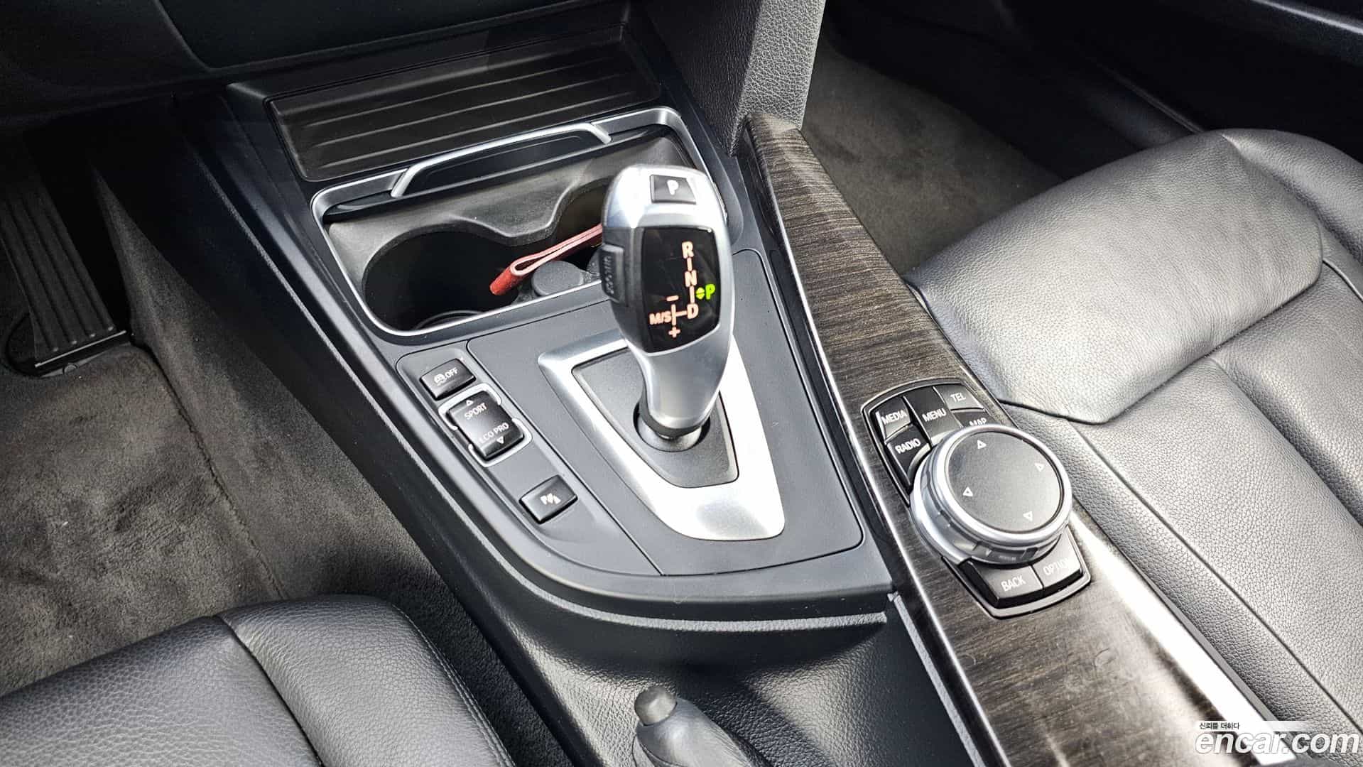 Gran Turismo BMW 2016.1-INNER-009