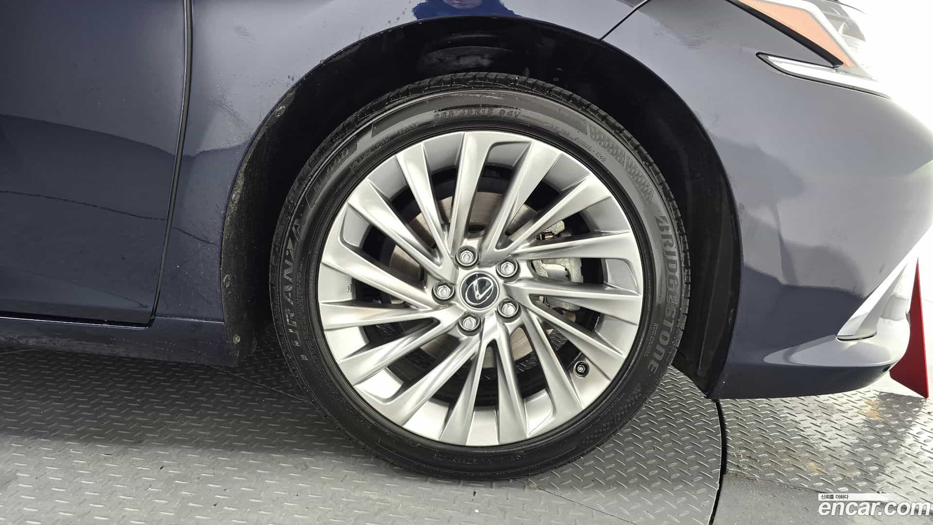 ES Lexus 2023.3-OUTER-031