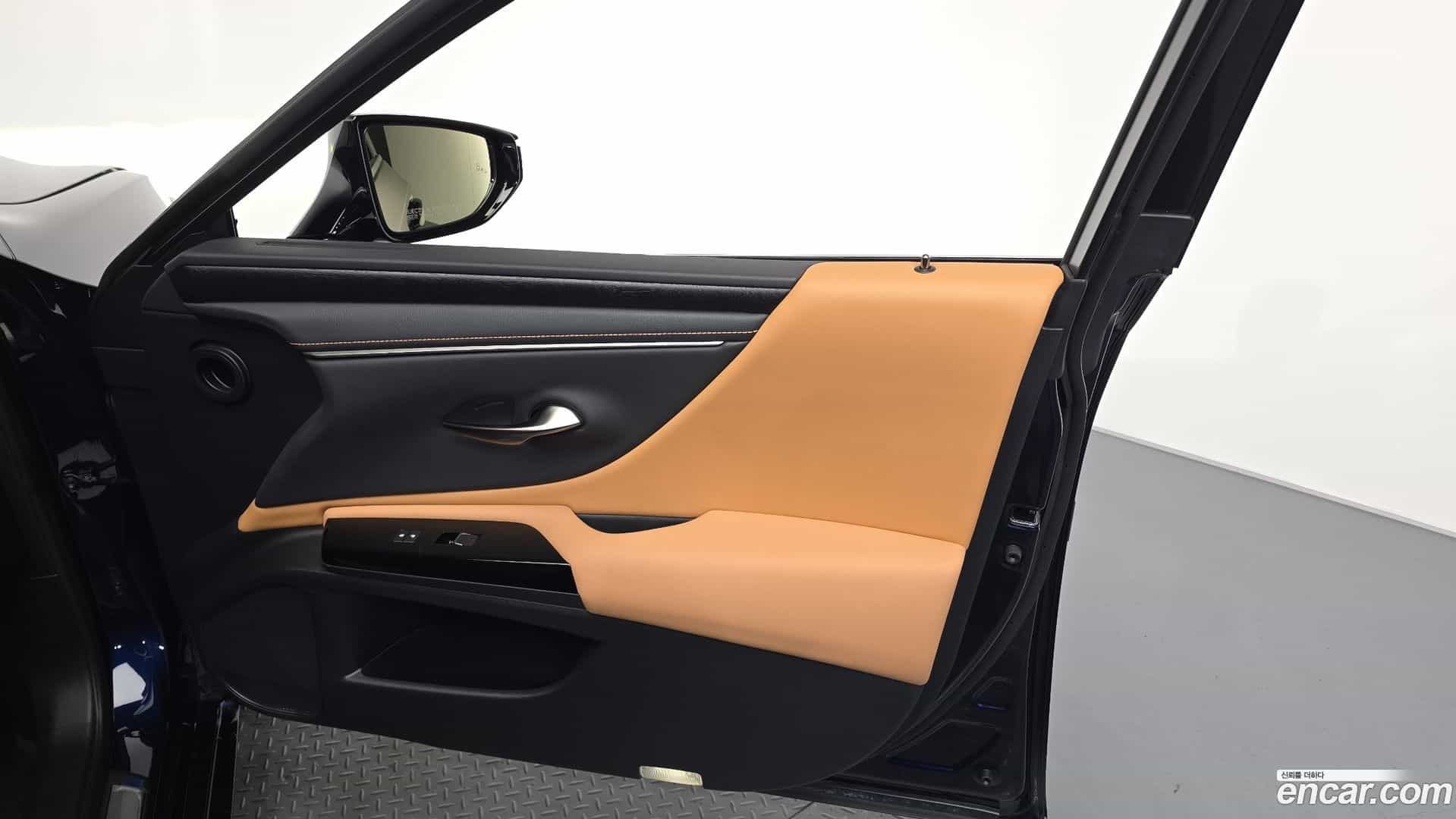 ES Lexus 2023.3-INNER-034