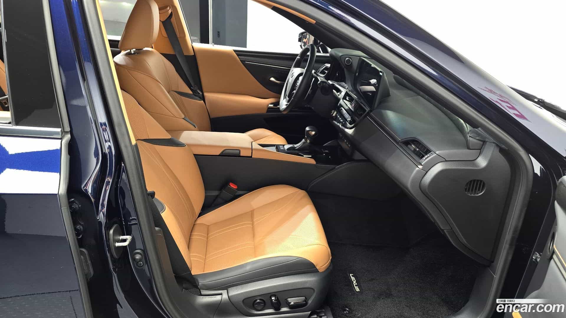 ES Lexus 2023.3-INNER-036