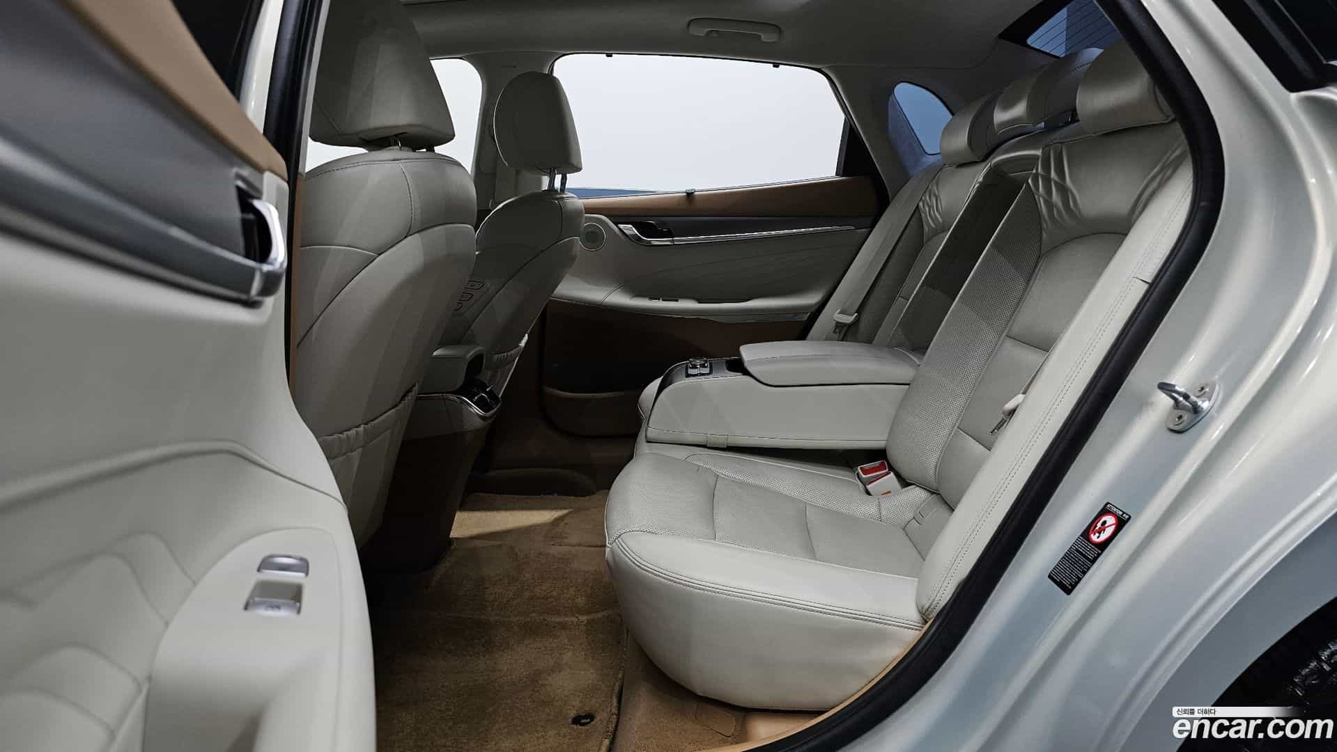 Grandeur Hyundai 2020.8-OPTION-015
