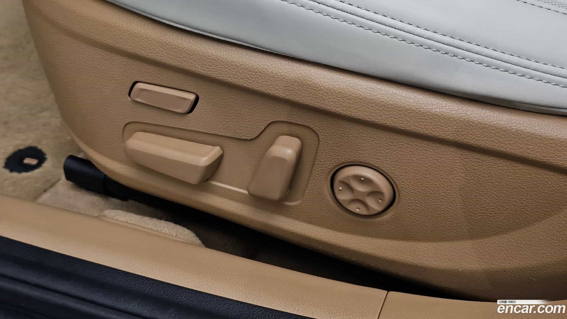 Grandeur Hyundai 2020.8-OPTION-024