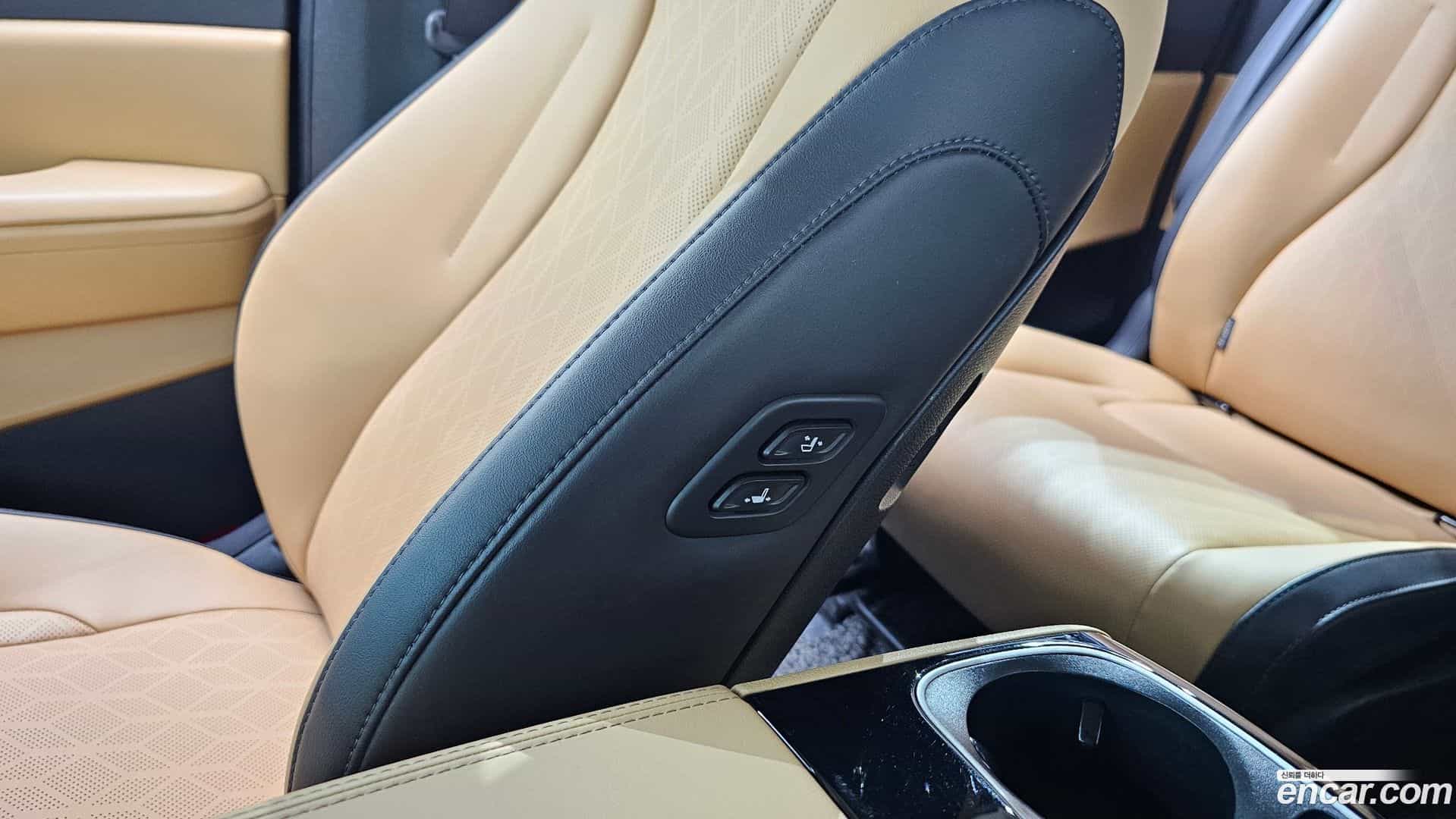 Canival Kia 2023.9-OPTION-045
