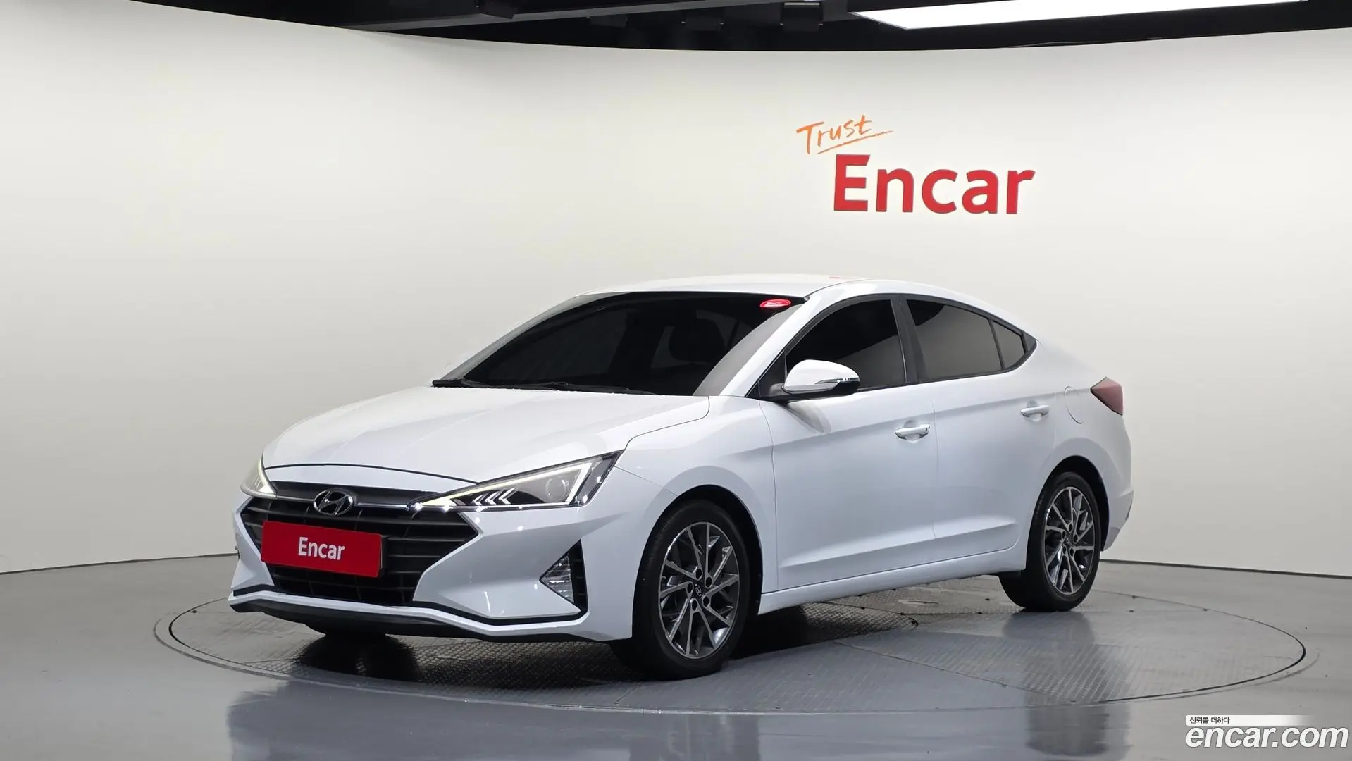 Main__Slider__Photo:AVANTE Hyundai 2019.7-0