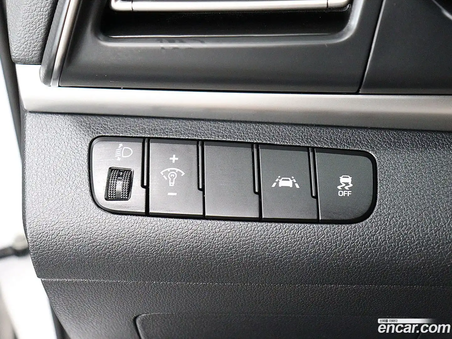 AVANTE Hyundai 2019.9-OPTION-016
