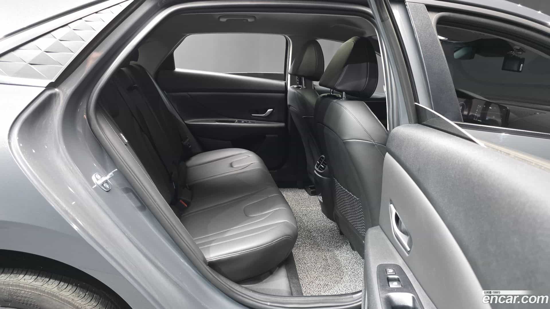 AVANTE Hyundai 2024.9-OPTION-016