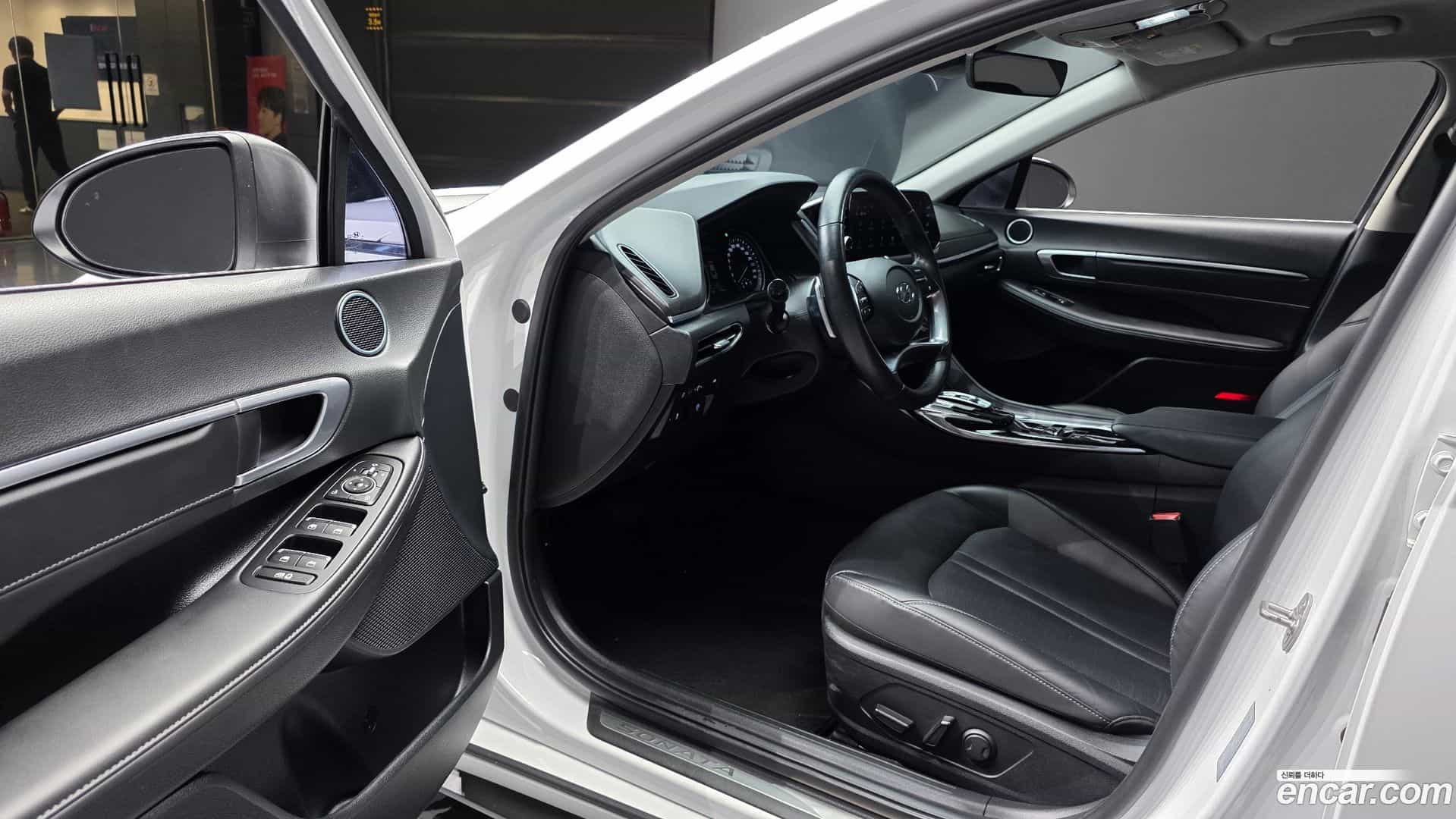 Sonata Hyundai 2023.1-INNER-010