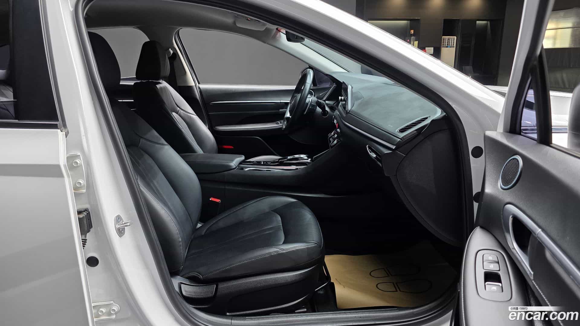 Sonata Hyundai 2023.1-INNER-036