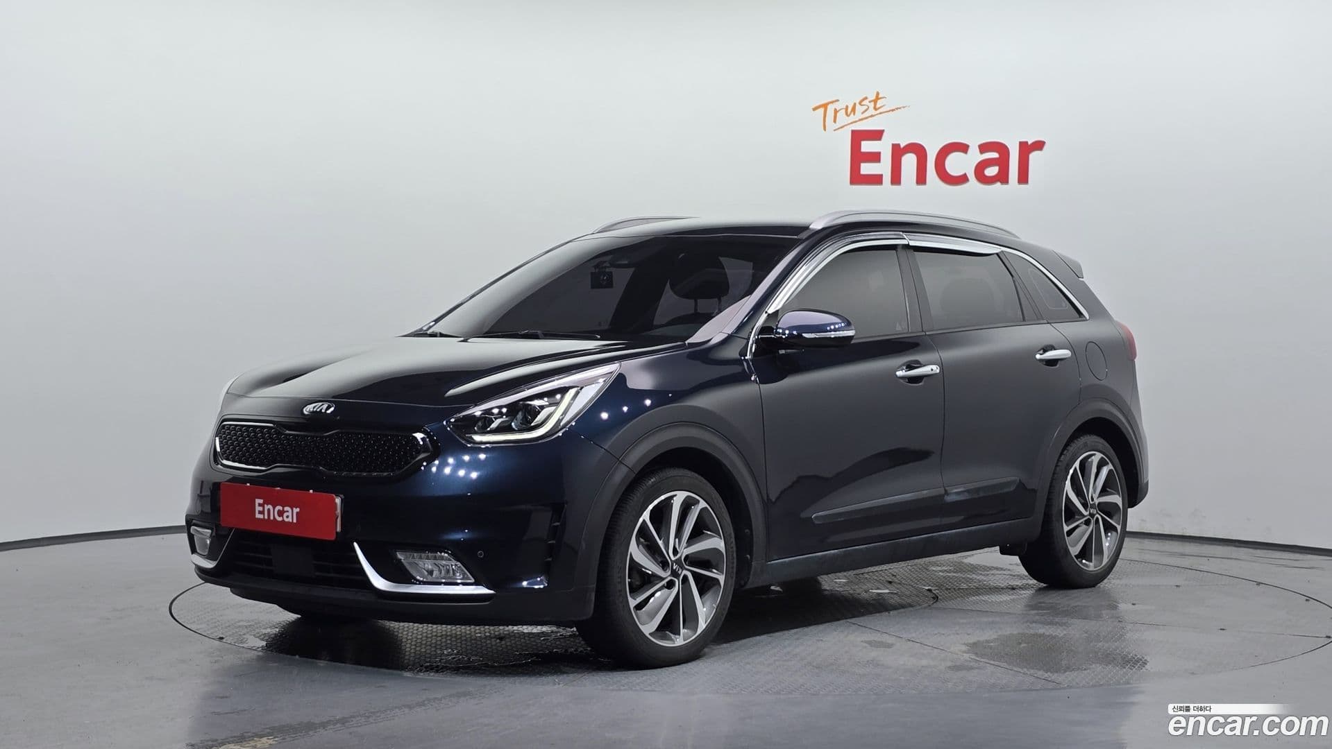 Main__Slider__Photo:Niro Kia 2018.1-0