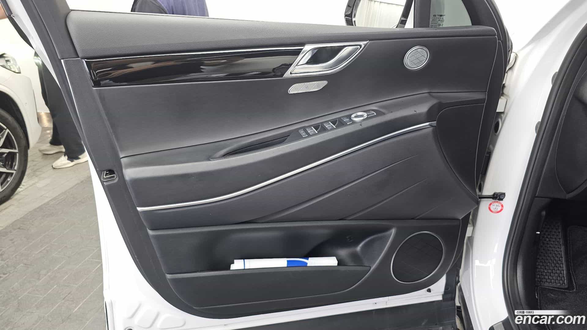 GV80 Genesis 2023.0-INNER-034