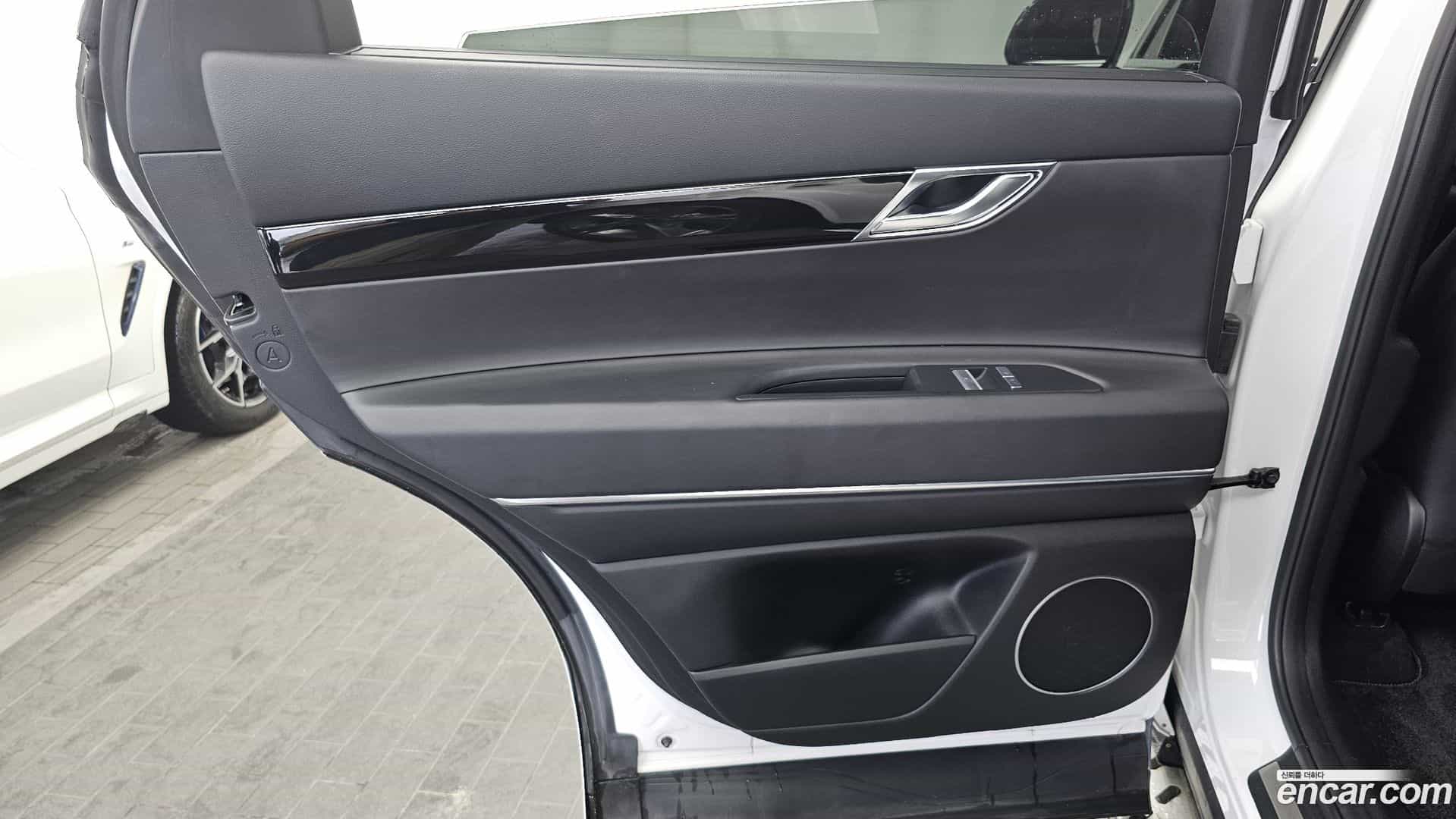 GV80 Genesis 2023.0-INNER-035
