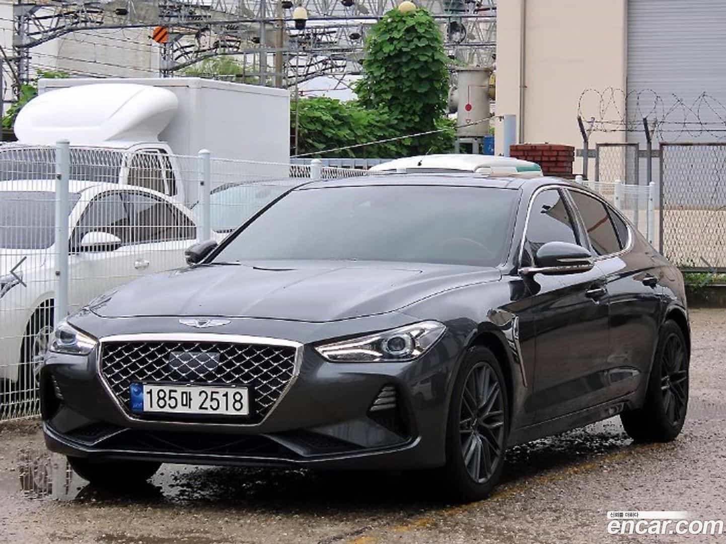 G70 Genesis 2018.0-OUTER-001