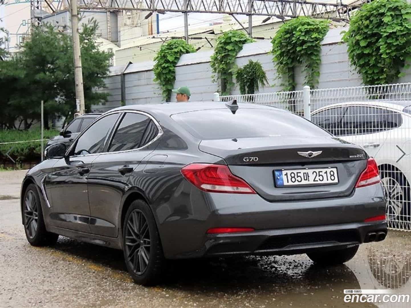 G70 Genesis 2018.0-OUTER-002