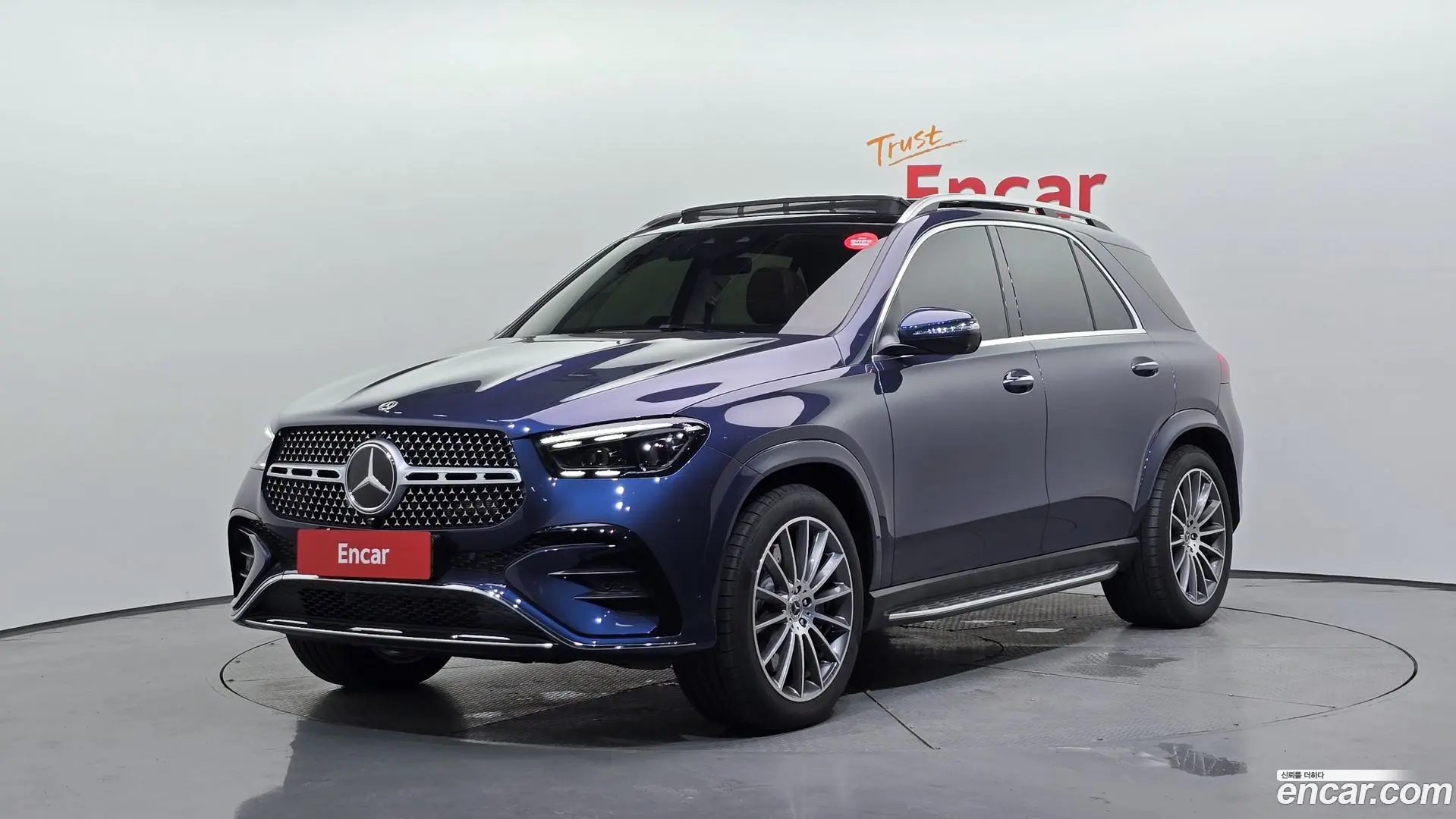 Main__Slider__Photo:GLE-Class Mercedes-Benz 2025.5-0