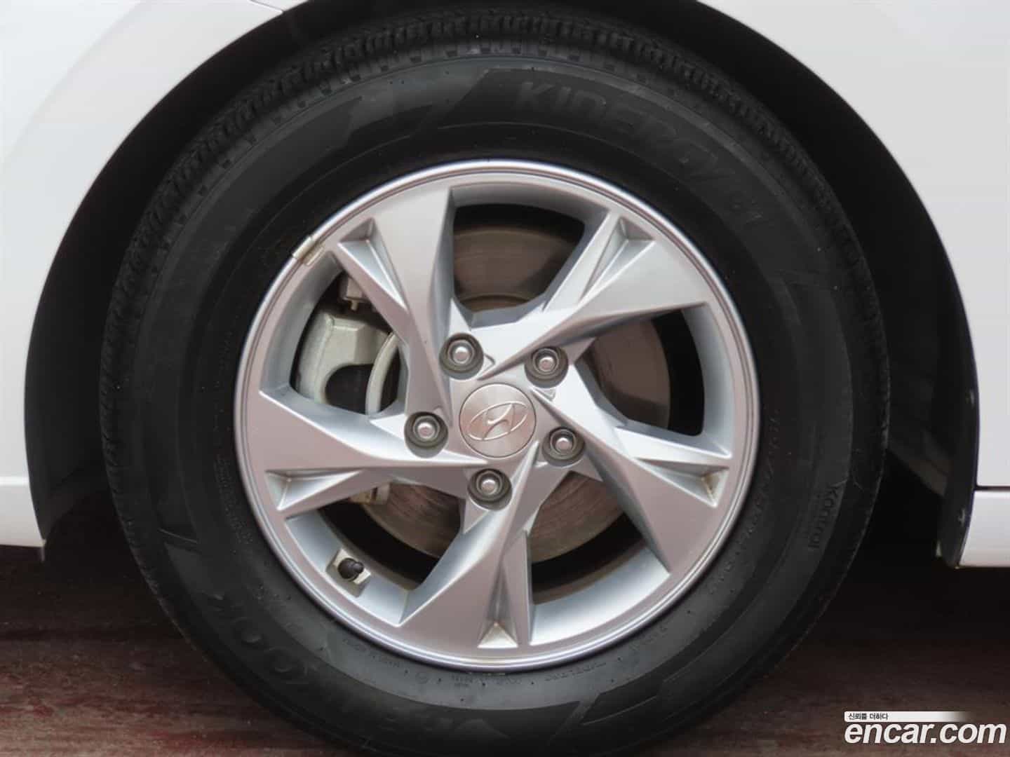 AVANTE Hyundai 2021.5-OPTION-023