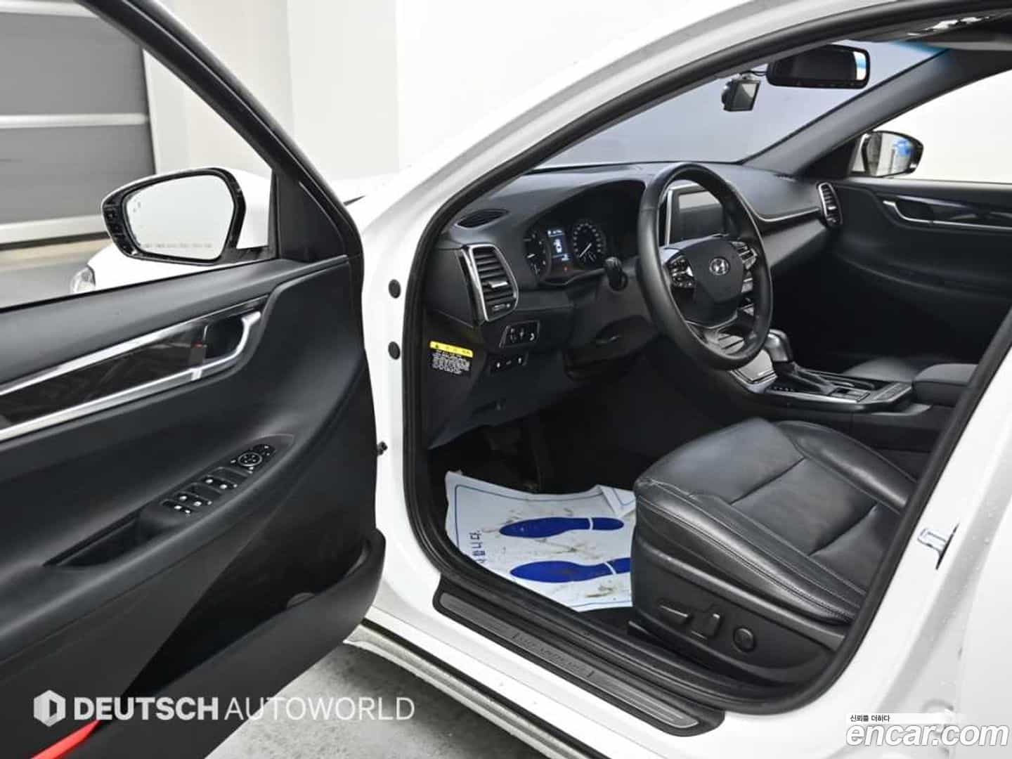 Grandeur Hyundai 2018.7-OPTION-015