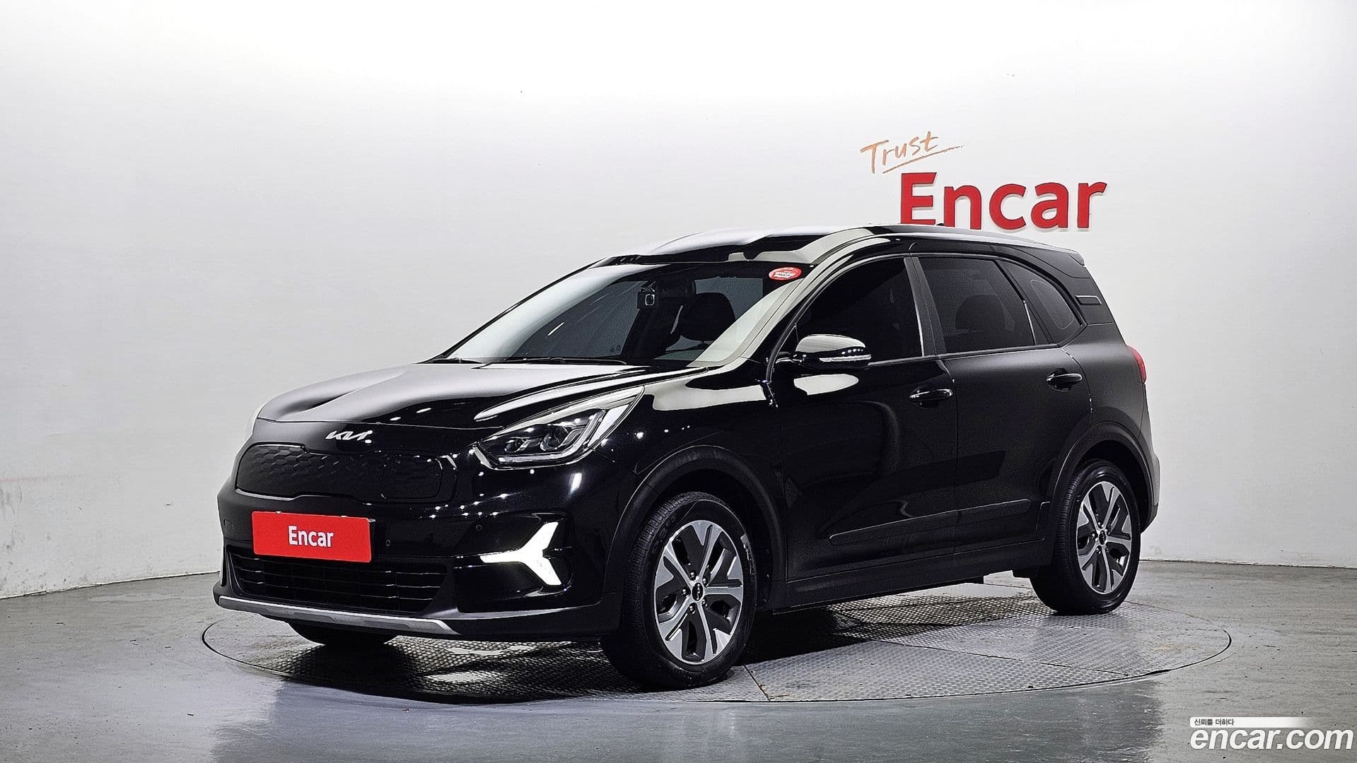Main__Slider__Photo:Niro Kia 2022.8-0